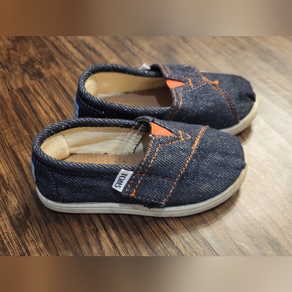 Tom's Classic Canvas Slip On Denim Loafers Size T 7
